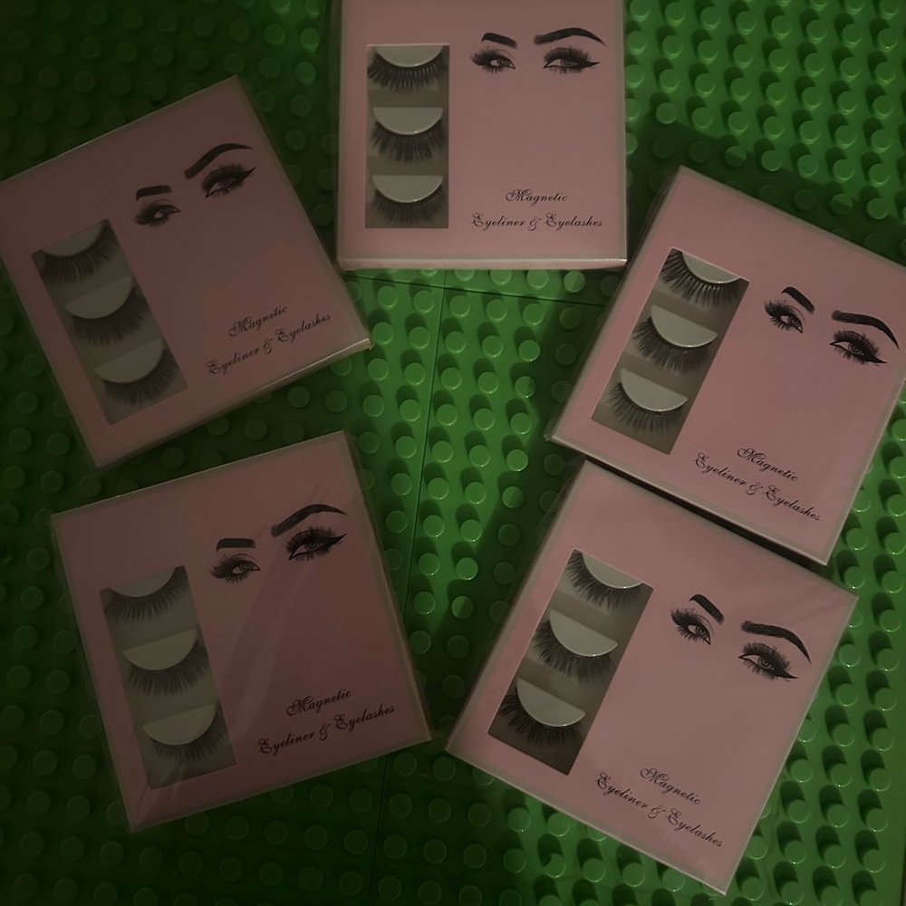 Magnetic Eyeliner & Eyelashes Set - Pink